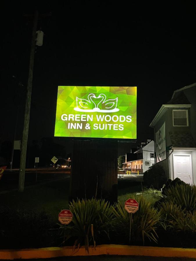 Greenwoods Inn & Suites Berlin エクステリア 写真